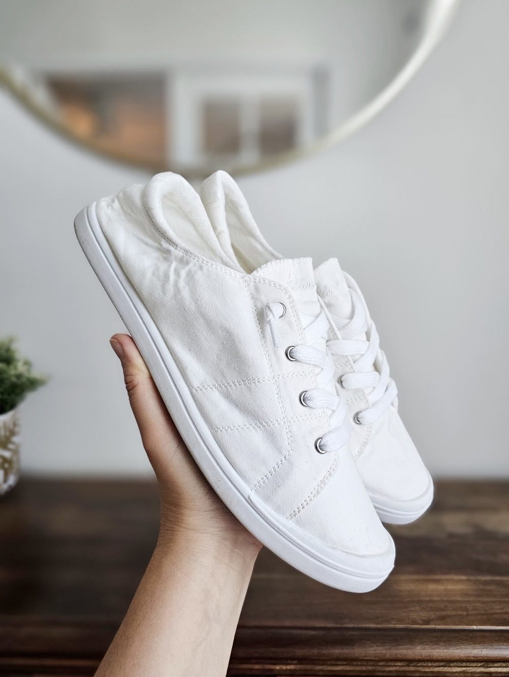 Weestep White Canvas Slip On Sneakers Women’s Size 10 Lightweight Casual